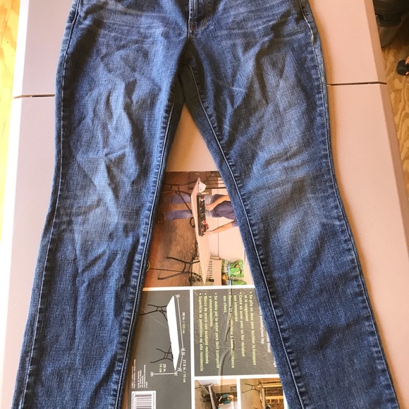 Old navy jeans size 8 - Picture 4 of 5